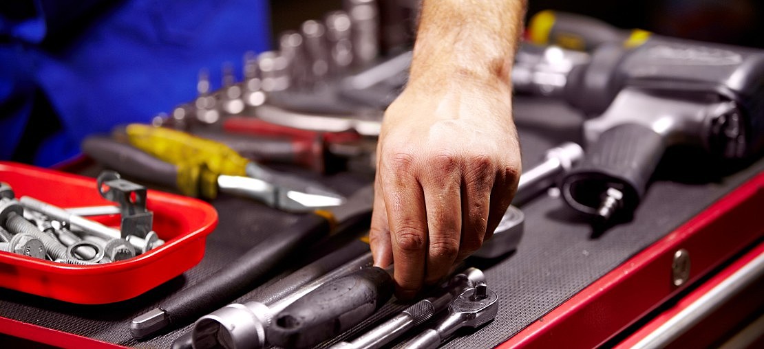 7 principais itens que não podem faltar em uma caixa de ferramentas de mecânico