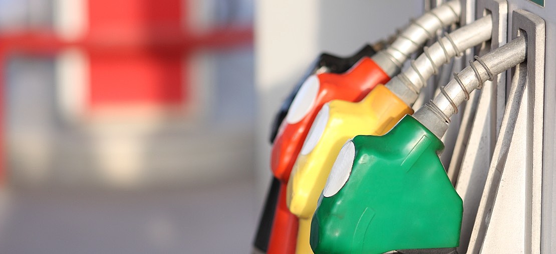 Qual a diferença entre gasolina comum e aditivada? Descubra!